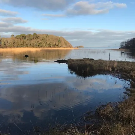 Lakeside Retreat In Connemara
