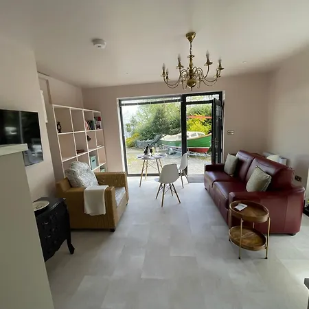 Lakeside Retreat In Connemara 우그테라드