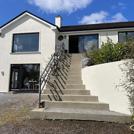 Lakeside Retreat In Connemara 公寓 乌克特拉德
