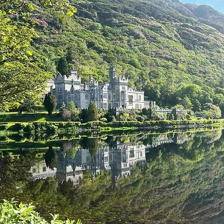 Lakeside Retreat In Connemara