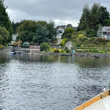 아파트 Lakeside Retreat In Connemara *