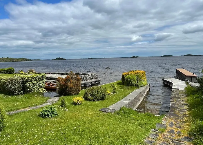Апартаменты Lakeside Retreat In Connemara