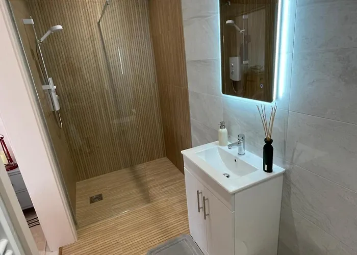 Lakeside Retreat In Connemara Oughterard