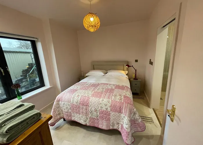 Lakeside Retreat In Connemara